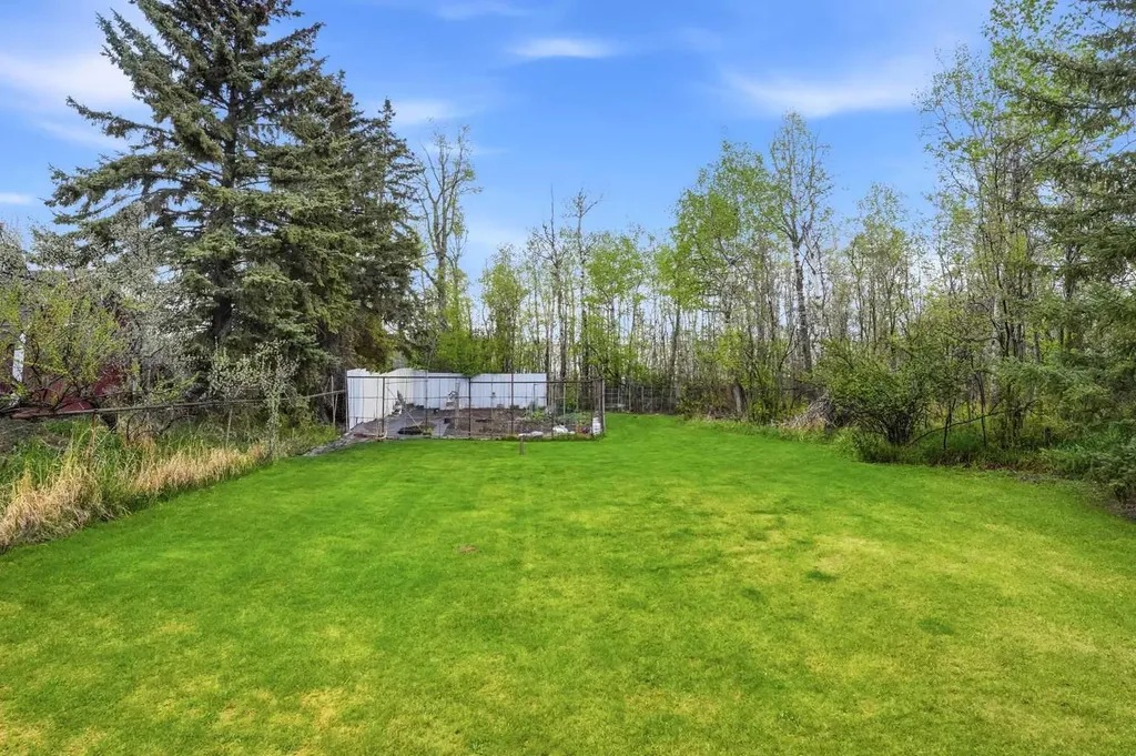 4444 50 Street Sylvan Lake AB T4S 1L6