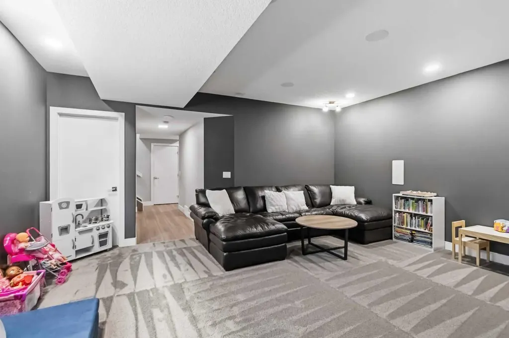 137 Richardson Lane N Fort Mcmurray AB T9J 1L9