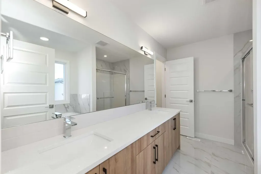 126 Sandpiper Chestermere AB T1X2S8