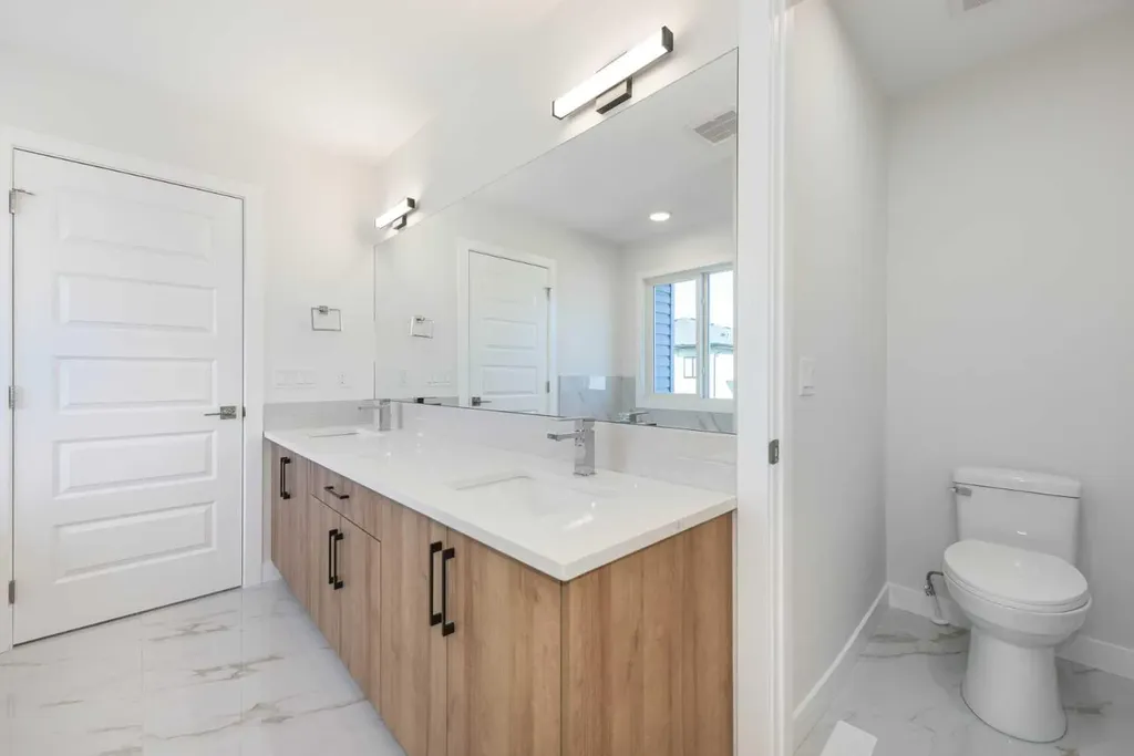126 Sandpiper Chestermere AB T1X2S8