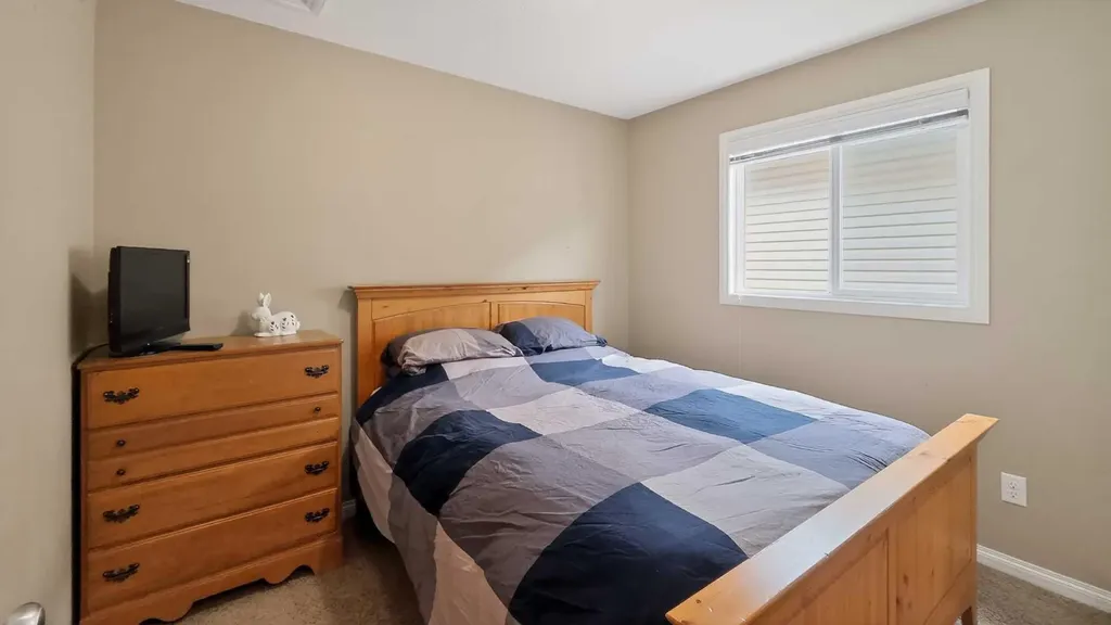 751 Silkstone Close W Lethbridge AB T1J 4B9