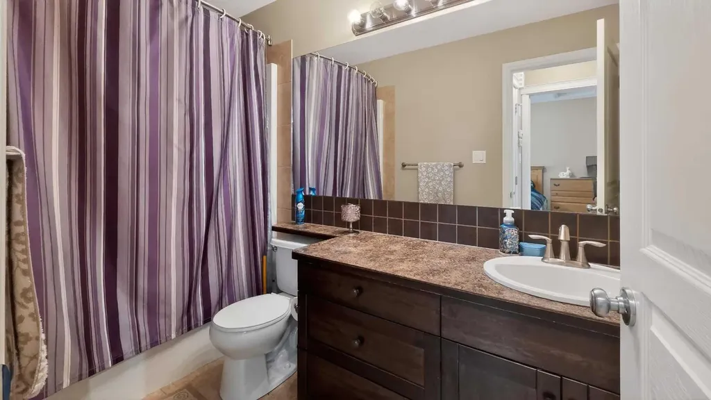 751 Silkstone Close W Lethbridge AB T1J 4B9