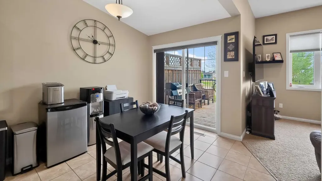 751 Silkstone Close W Lethbridge AB T1J 4B9