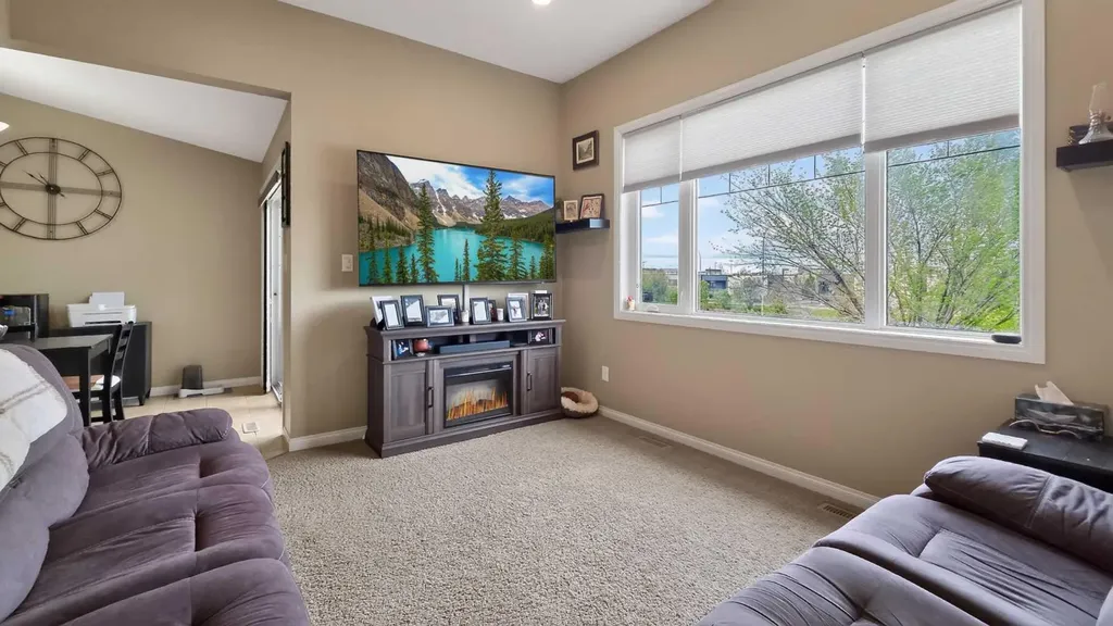 751 Silkstone Close W Lethbridge AB T1J 4B9