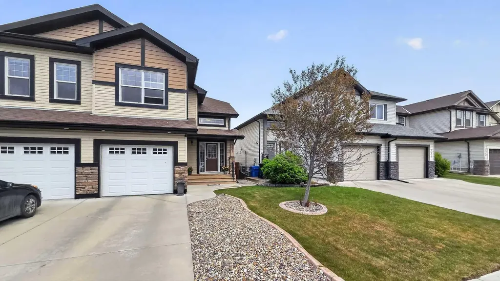 751 Silkstone Close W Lethbridge AB T1J 4B9