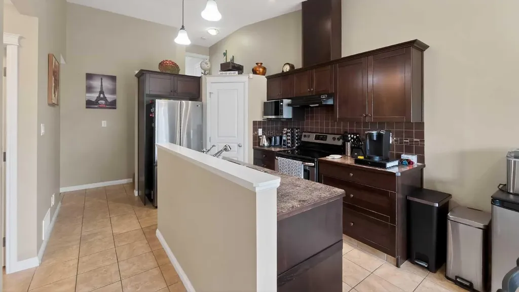 751 Silkstone Close W Lethbridge AB T1J 4B9