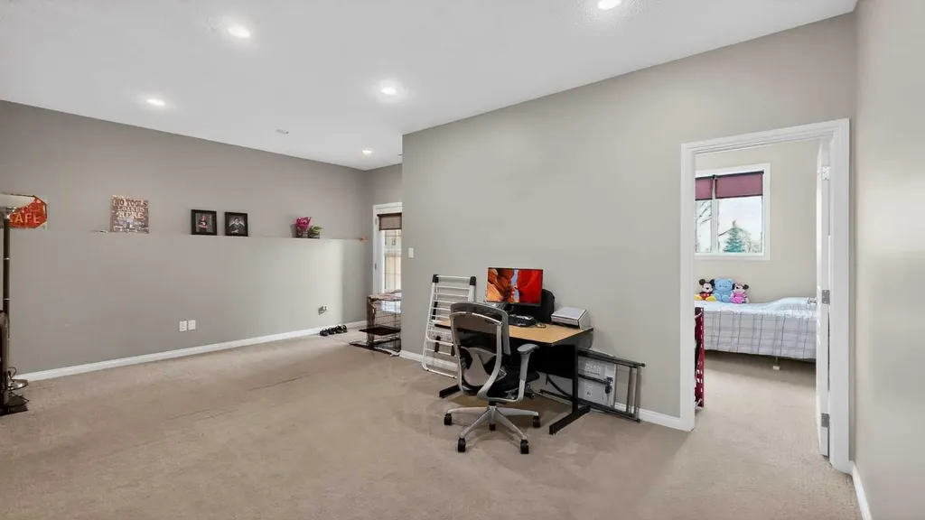 751 Silkstone Close W Lethbridge AB T1J 4B9