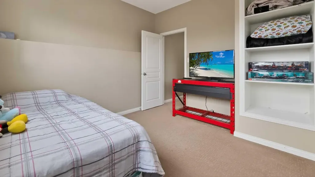 751 Silkstone Close W Lethbridge AB T1J 4B9