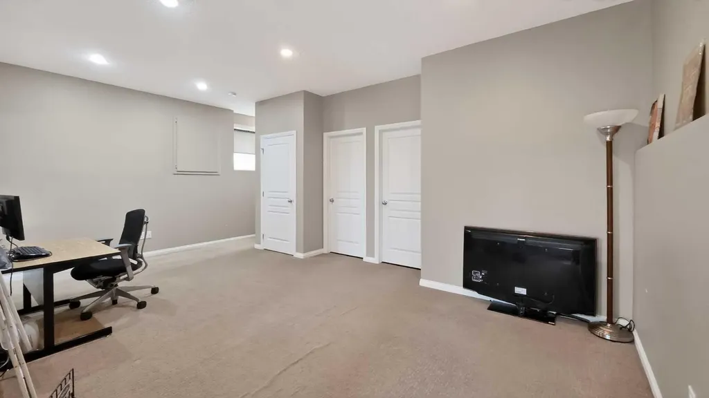 751 Silkstone Close W Lethbridge AB T1J 4B9
