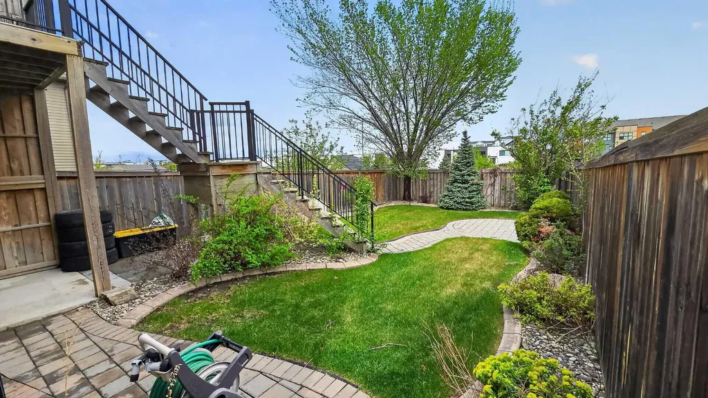 751 Silkstone Close W Lethbridge AB T1J 4B9