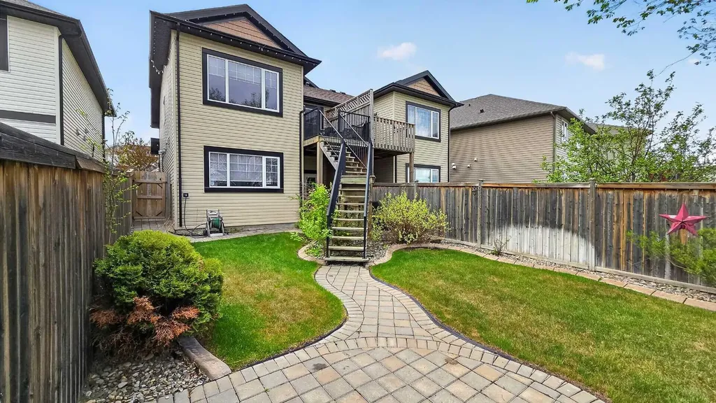 751 Silkstone Close W Lethbridge AB T1J 4B9