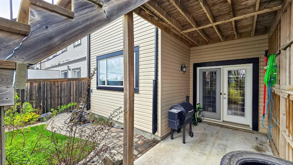 751 Silkstone Close W Lethbridge AB T1J 4B9