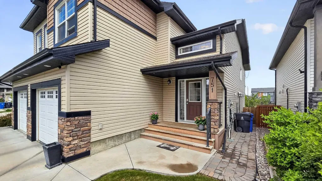 751 Silkstone Close W Lethbridge AB T1J 4B9