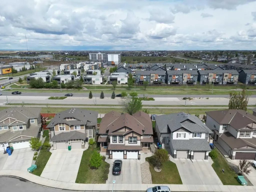 751 Silkstone Close W Lethbridge AB T1J 4B9