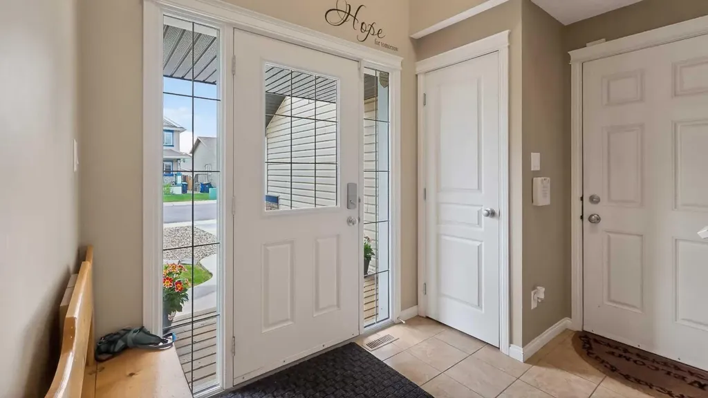 751 Silkstone Close W Lethbridge AB T1J 4B9
