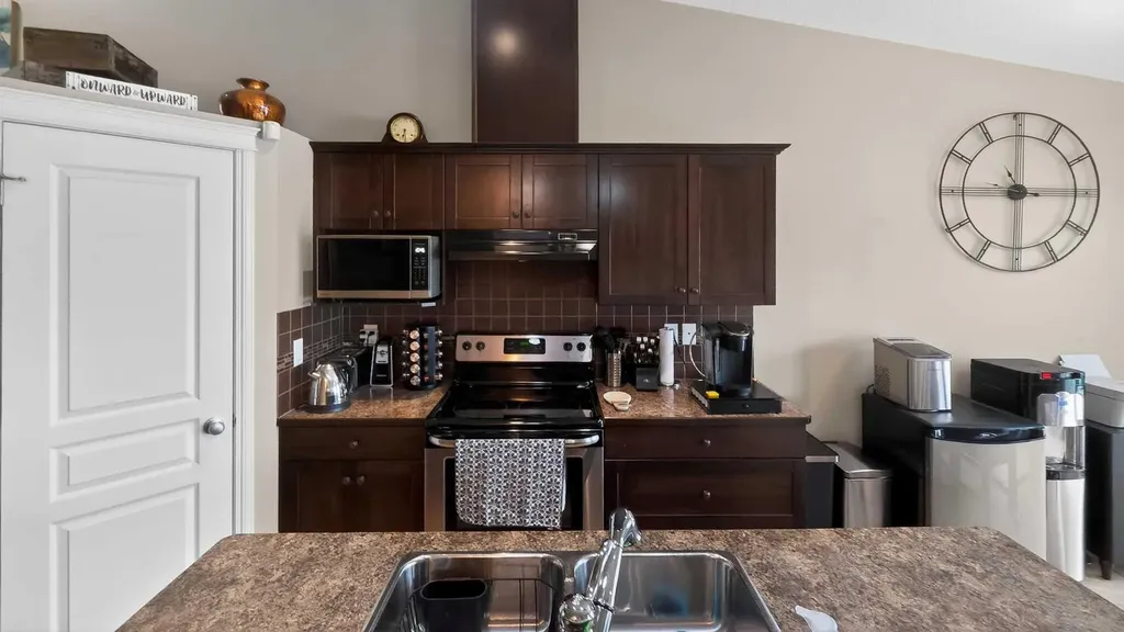 751 Silkstone Close W Lethbridge AB T1J 4B9