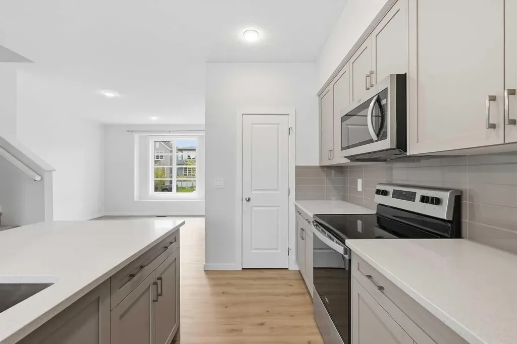 176 Walcrest Boulevard SE Calgary AB T2X4L6