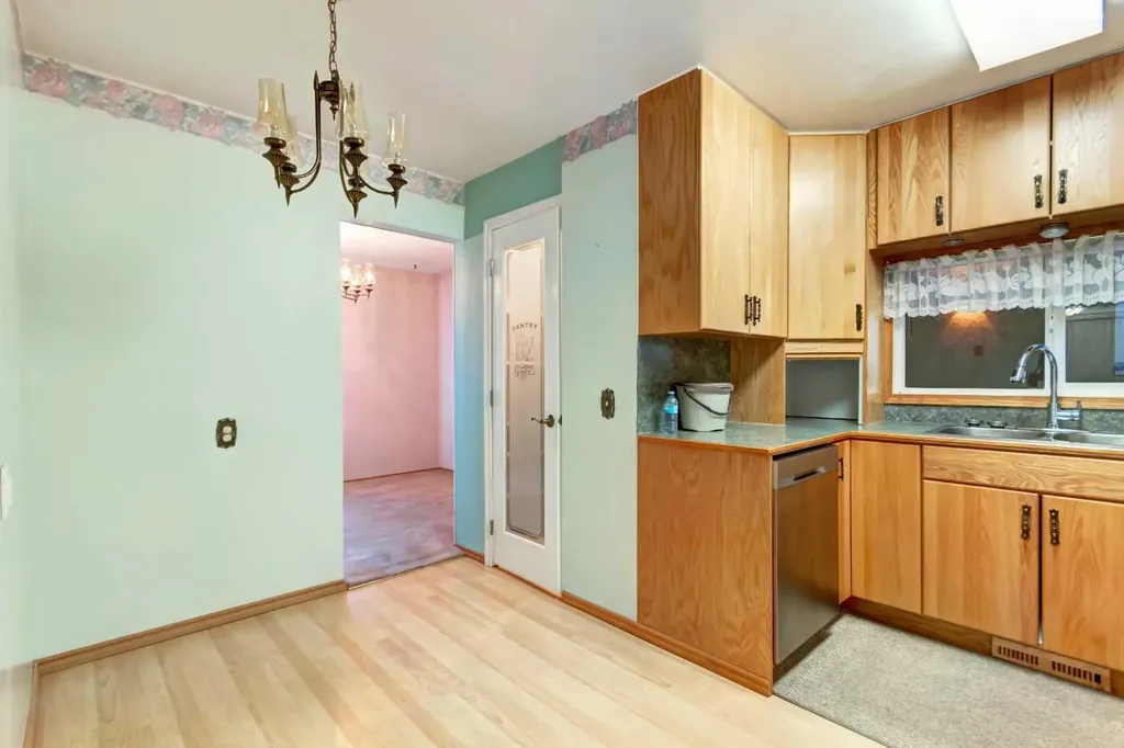 520 Foritana Road SE Calgary AB T2A 2B6