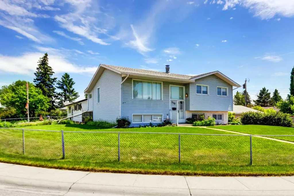 520 Foritana Road SE Calgary AB T2A 2B6