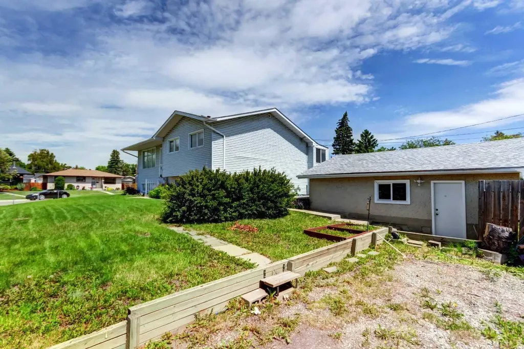 520 Foritana Road SE Calgary AB T2A 2B6