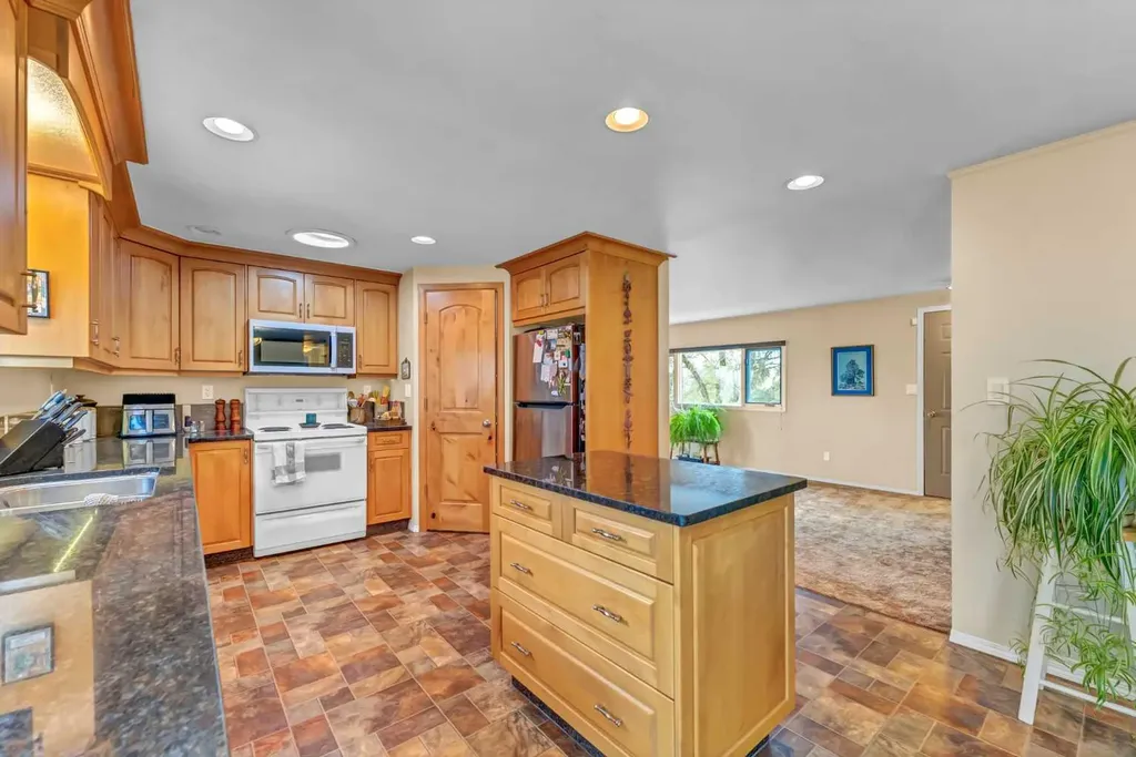 444 3 Street Suffield AB T0J2N0