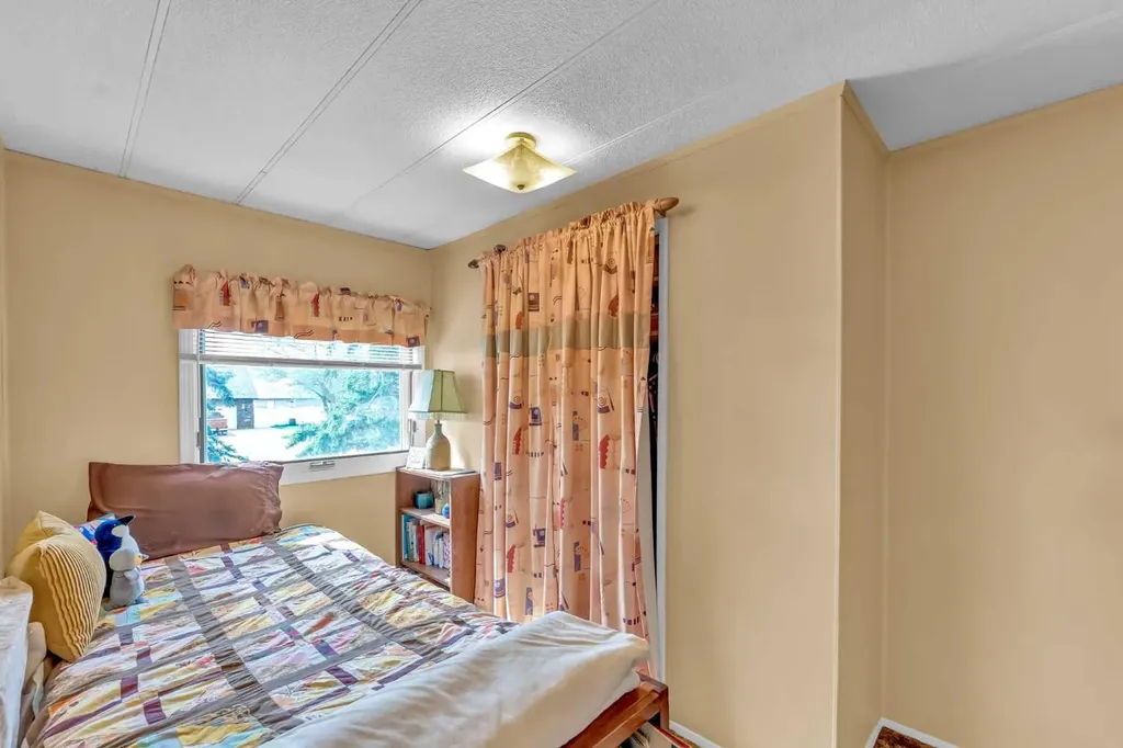 444 3 Street Suffield AB T0J2N0