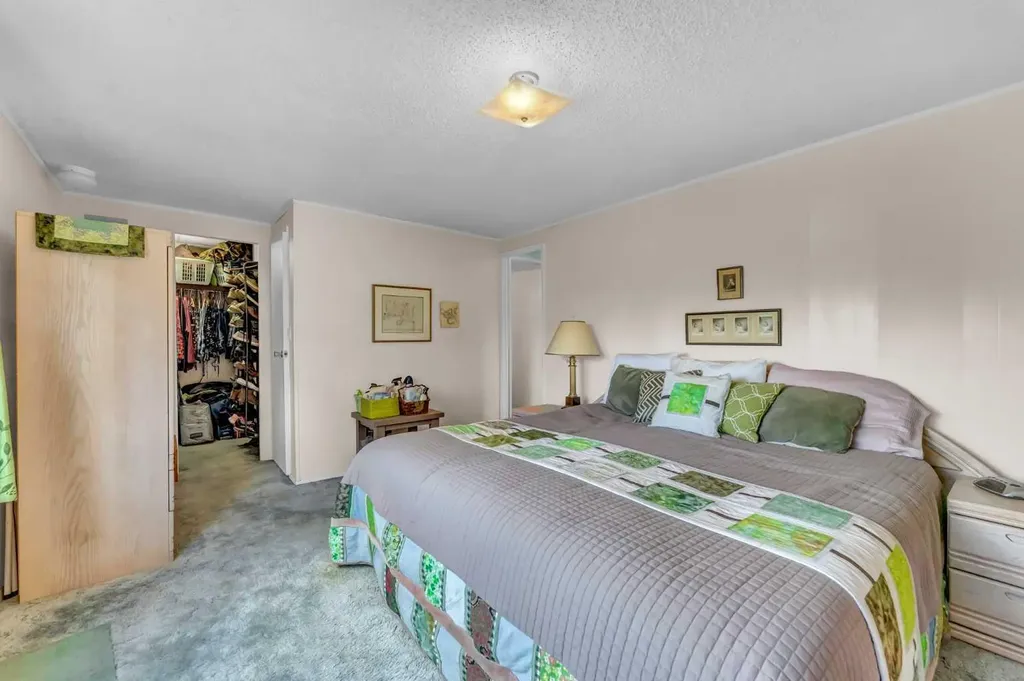 444 3 Street Suffield AB T0J2N0