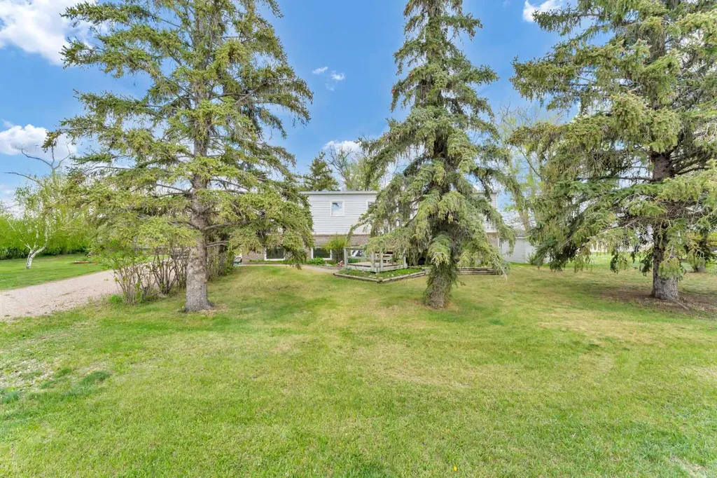 444 3 Street Suffield AB T0J2N0