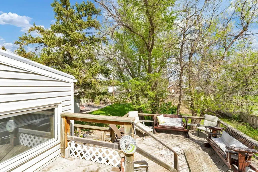444 3 Street Suffield AB T0J2N0