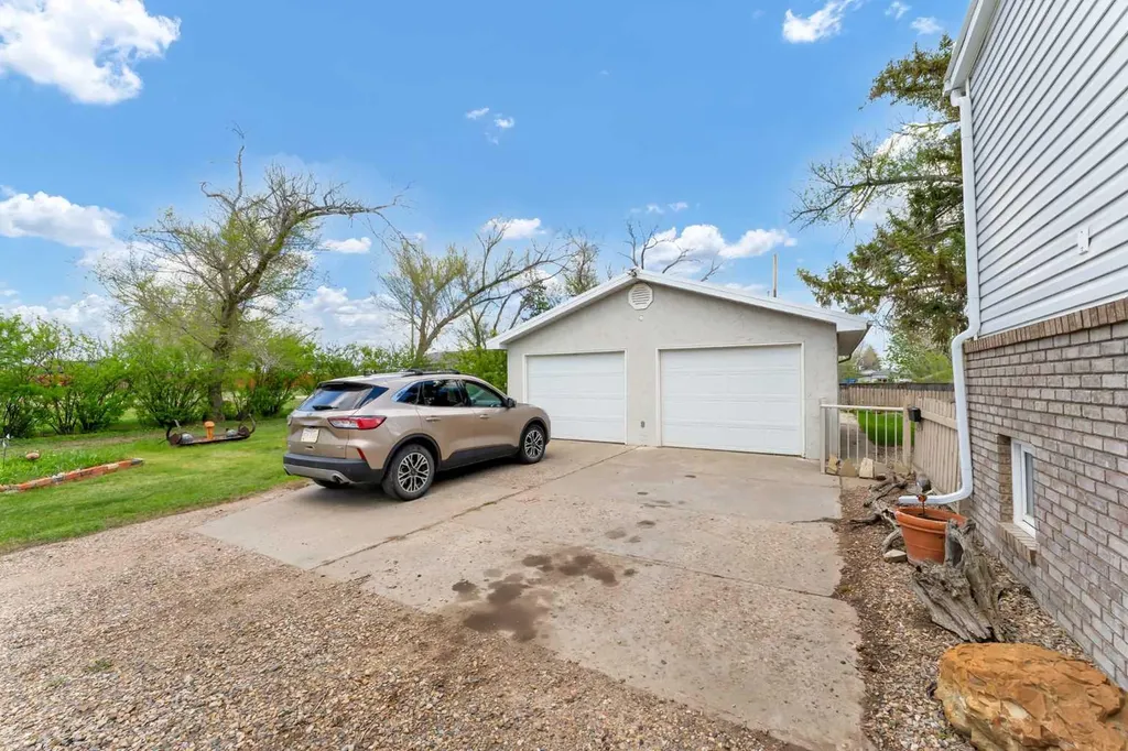 444 3 Street Suffield AB T0J2N0