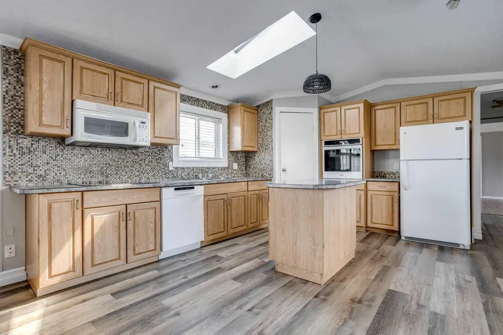 252 Grandview Crescent Fort Mcmurray AB T9H4X8