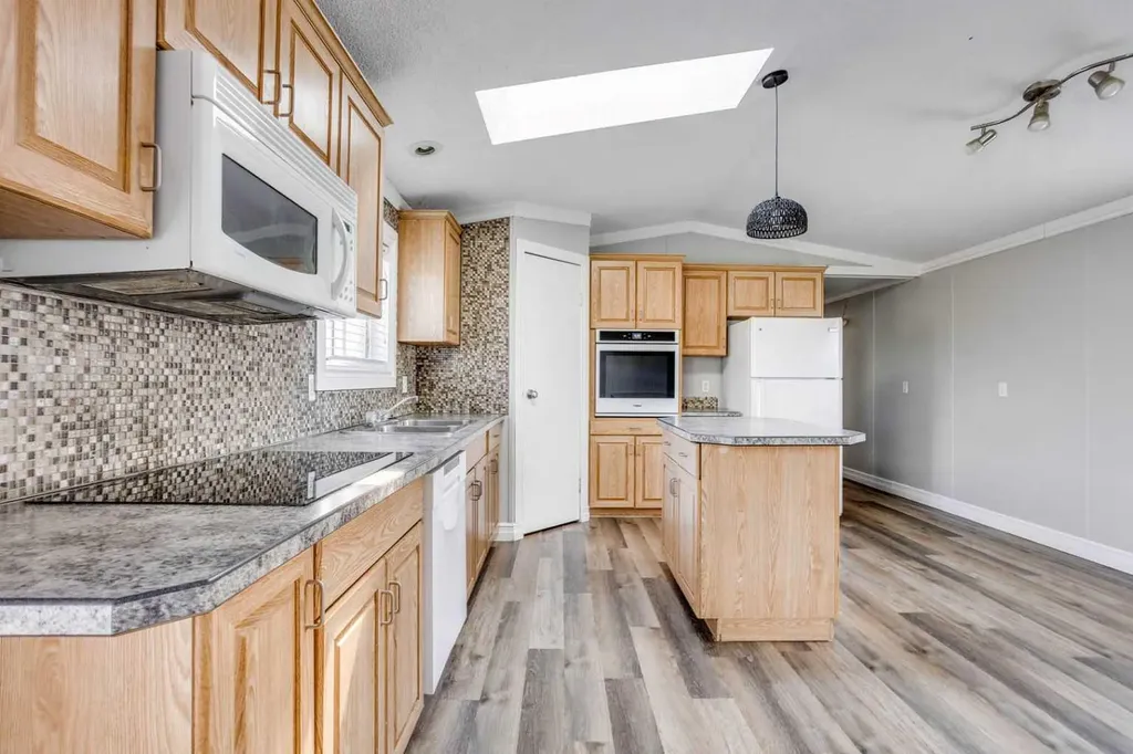 252 Grandview Crescent Fort Mcmurray AB T9H4X8