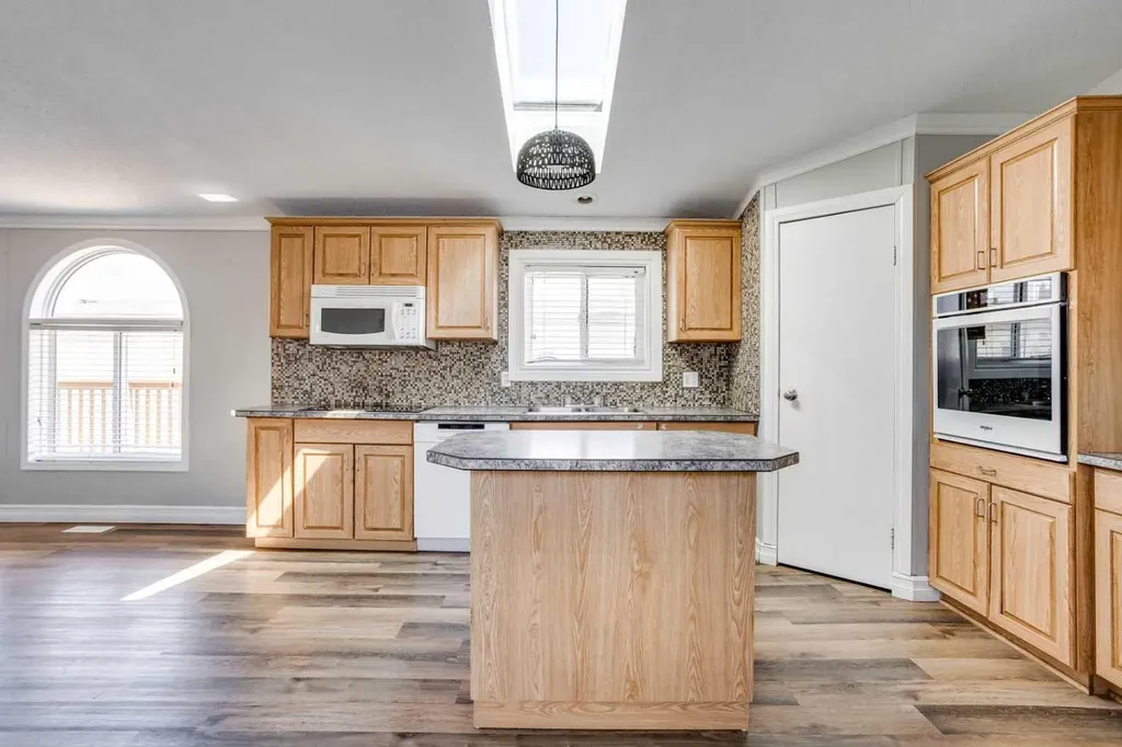 252 Grandview Crescent Fort Mcmurray AB T9H4X8