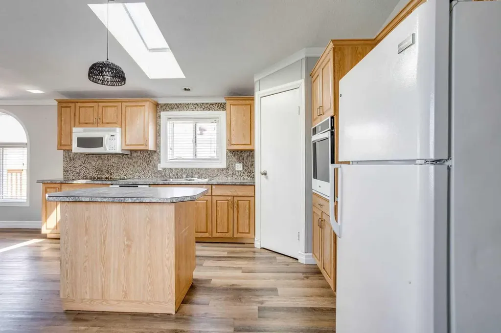 252 Grandview Crescent Fort Mcmurray AB T9H4X8