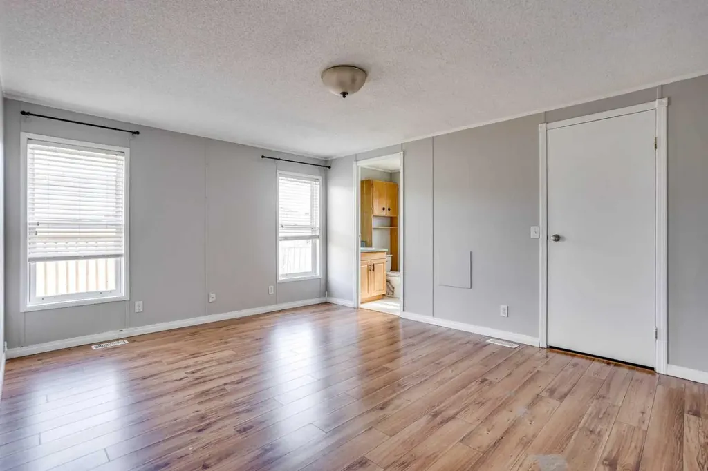 252 Grandview Crescent Fort Mcmurray AB T9H4X8