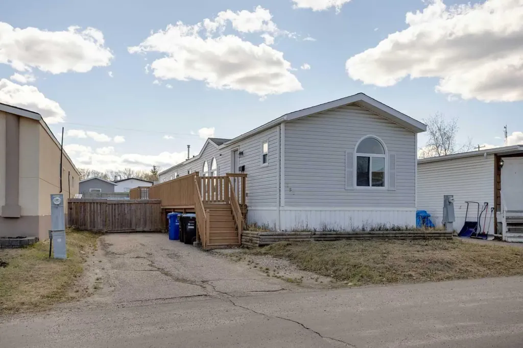 252 Grandview Crescent Fort Mcmurray AB T9H4X8