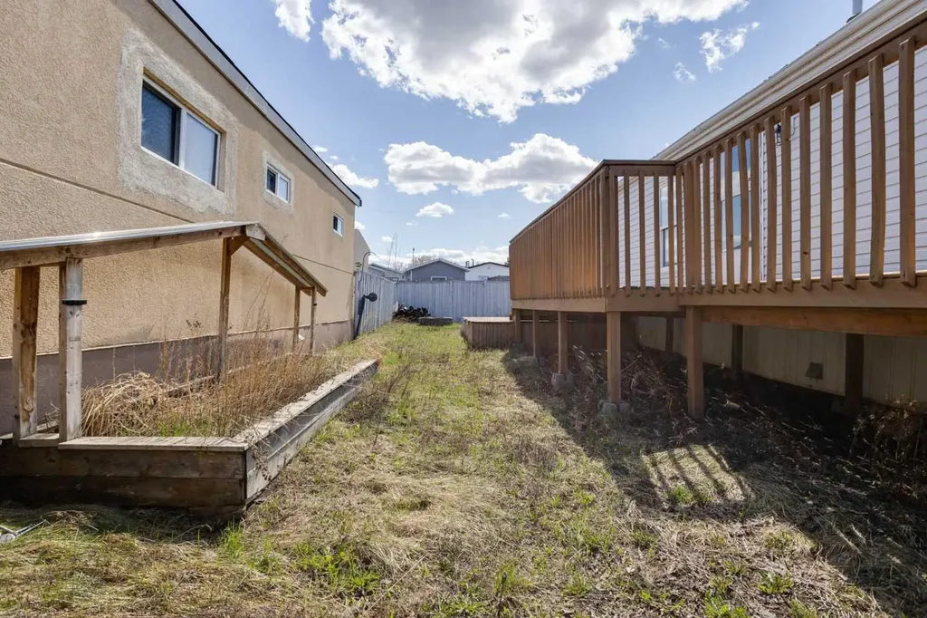 252 Grandview Crescent Fort Mcmurray AB T9H4X8