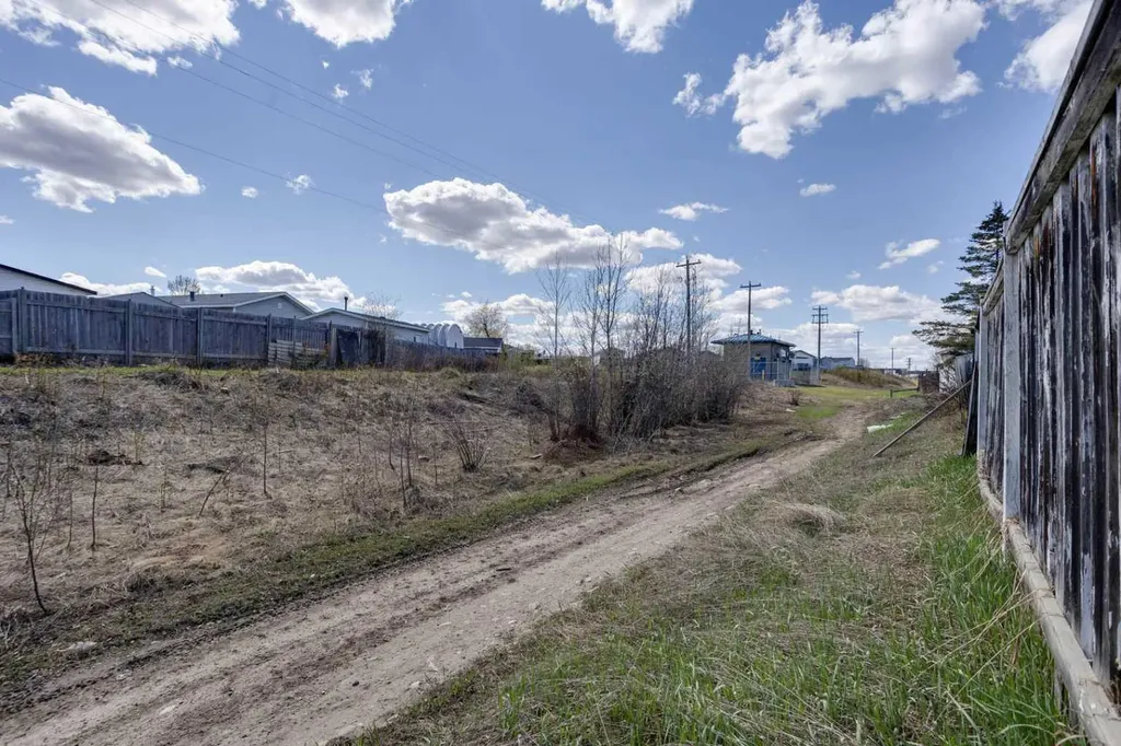 252 Grandview Crescent Fort Mcmurray AB T9H4X8