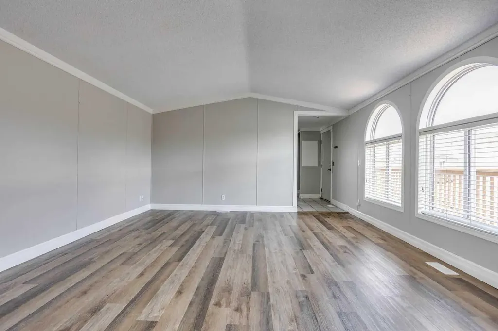 252 Grandview Crescent Fort Mcmurray AB T9H4X8