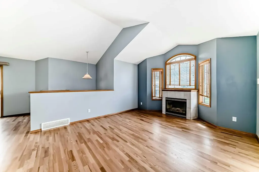 17 Ross Place Crossfield AB T0M 0S0