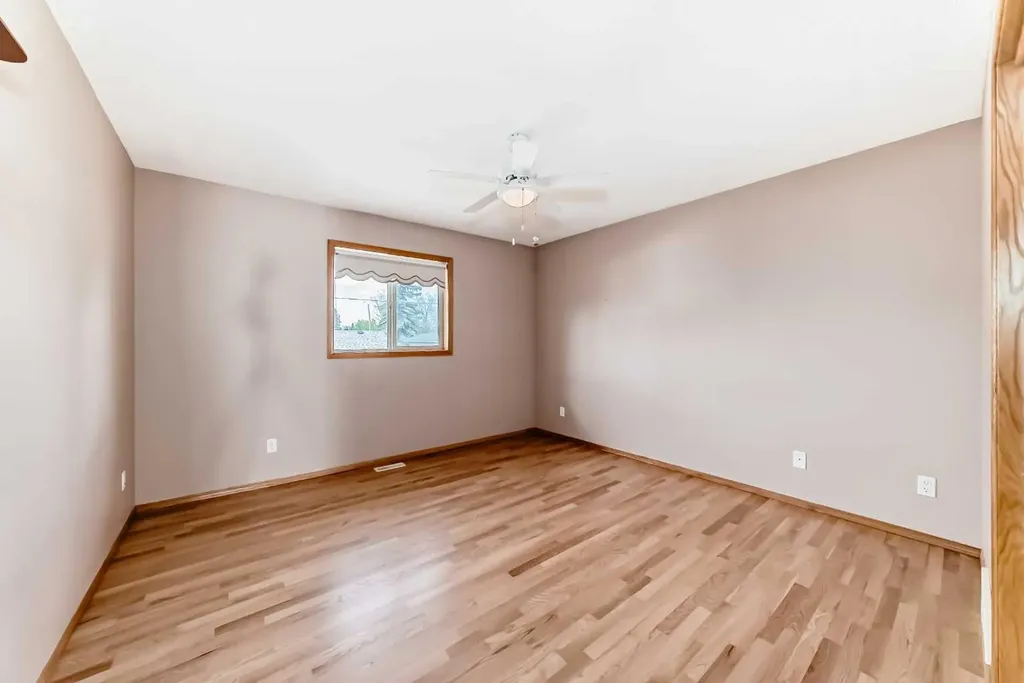 17 Ross Place Crossfield AB T0M 0S0