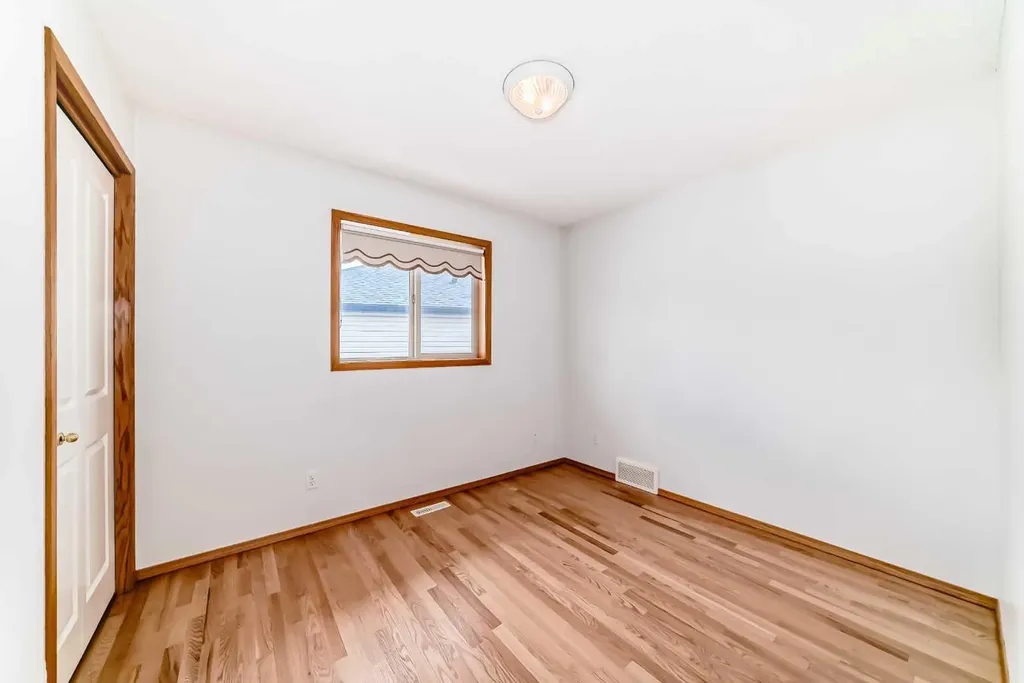 17 Ross Place Crossfield AB T0M 0S0