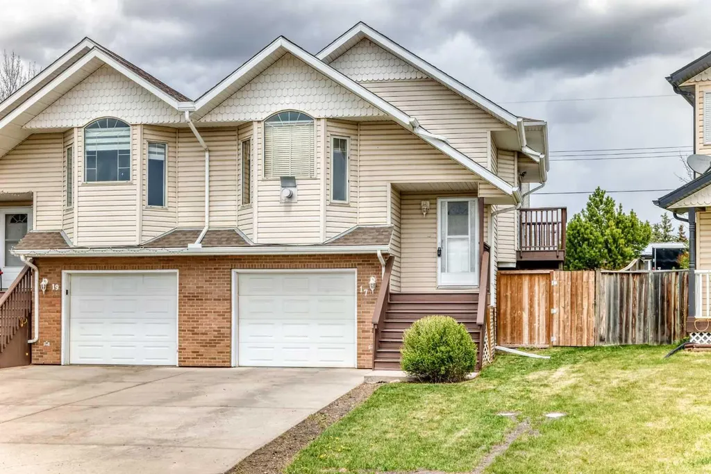 17 Ross Place Crossfield AB T0M 0S0