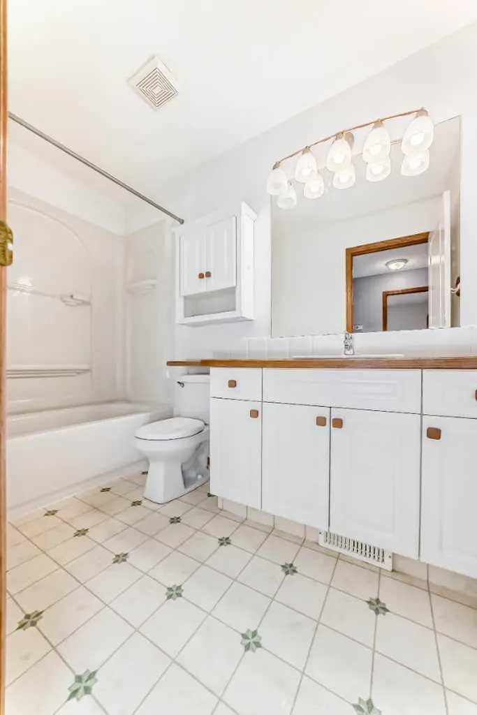 17 Ross Place Crossfield AB T0M 0S0