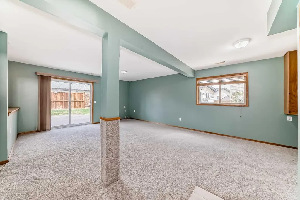 17 Ross Place Crossfield AB T0M 0S0
