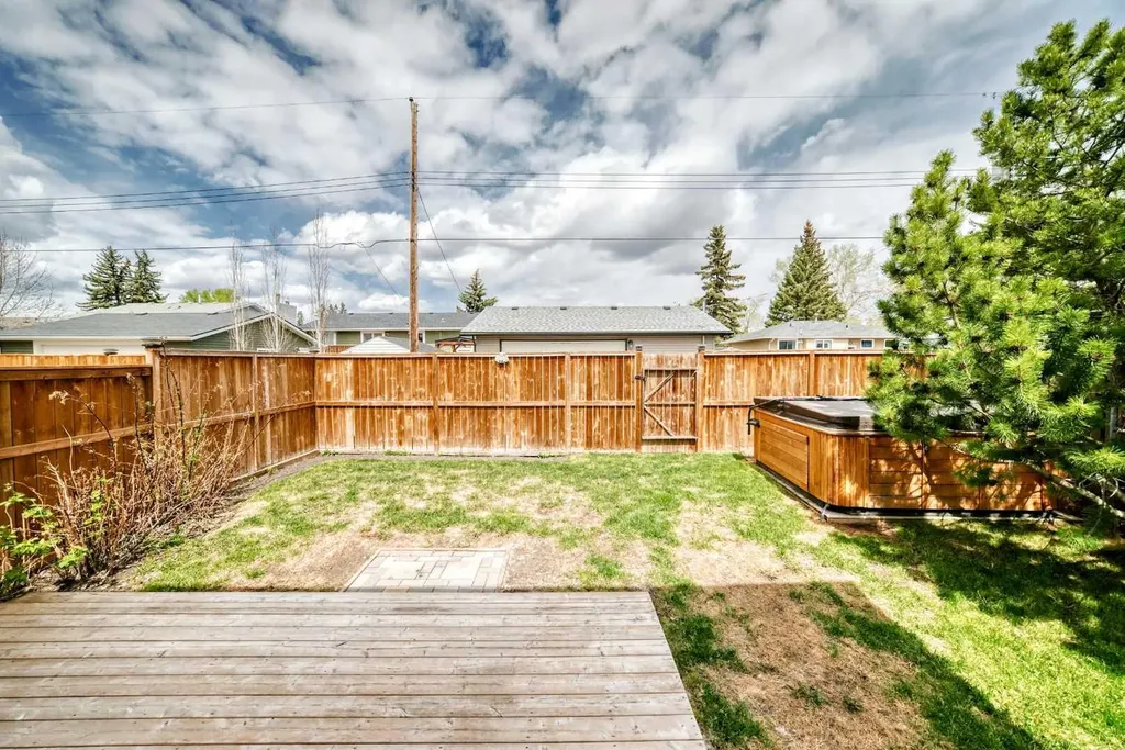 17 Ross Place Crossfield AB T0M 0S0