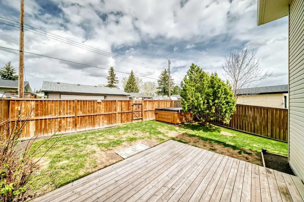 17 Ross Place Crossfield AB T0M 0S0
