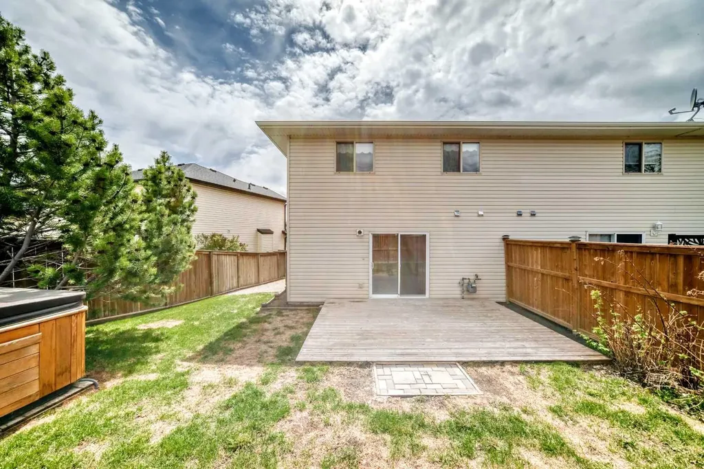 17 Ross Place Crossfield AB T0M 0S0