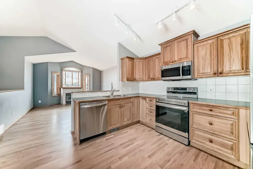 17 Ross Place Crossfield AB T0M 0S0