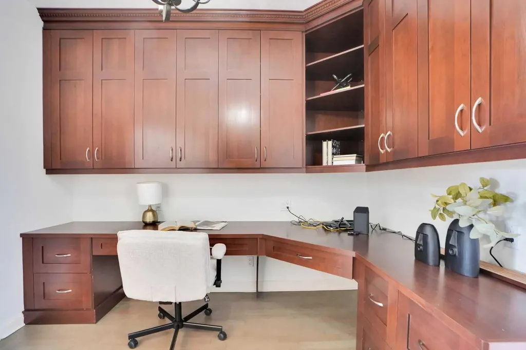 378 Patterson Boulevard SW Calgary AB T3H 3N6